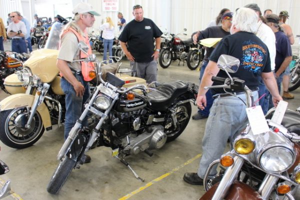 1-1976 Harley Super Glide