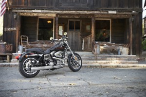 1-H-D Dyna Low Rider - 2014 - outdoors