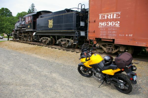 1-V-Strom and train - tight