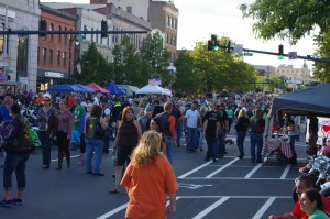 Middletown Motorcycle Mania - crowd