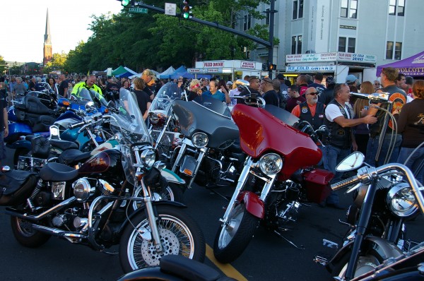 Middletown Motorcycle Mania - crush of bikes