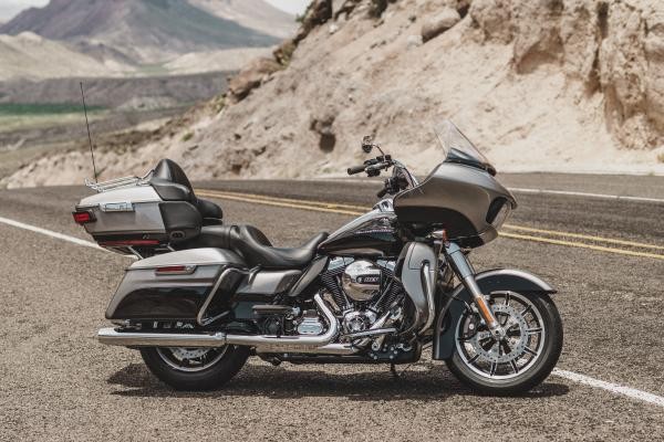 Road Glide Ultra - right side