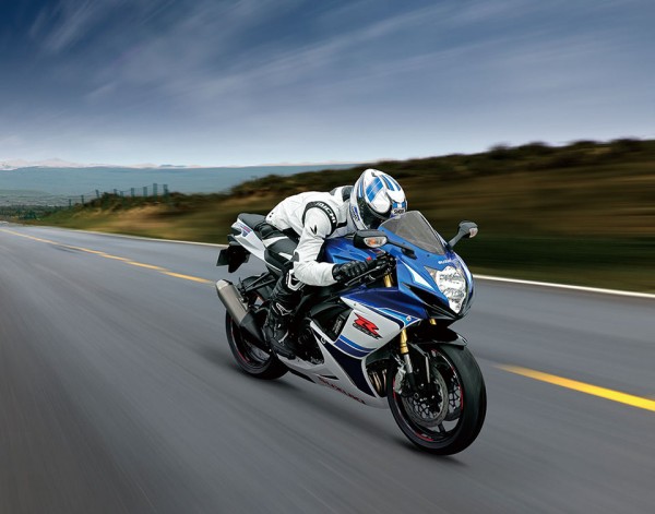 gsx-r750l6_action2