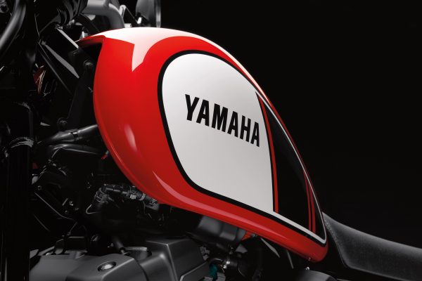 Yamaha - scr950 - red tank