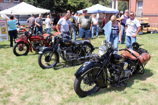 Bikes and spectators